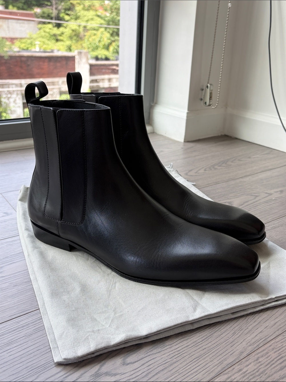Manolo Blahnik men’s black leather Chelsea boots